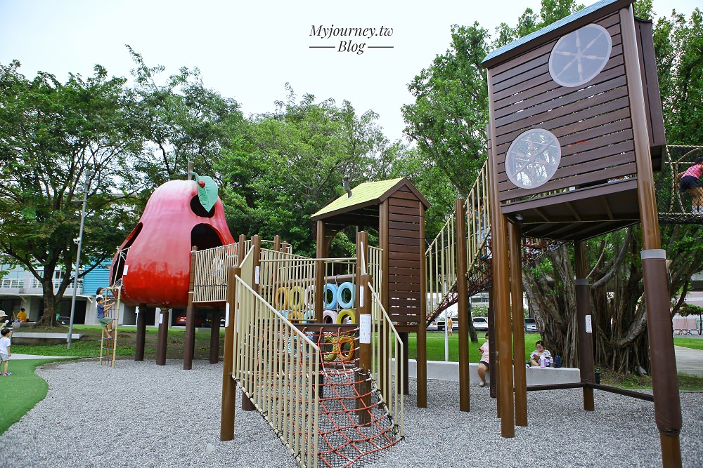 林邊共融公園遊戲場│親子公園的迪士尼，飛天火車與蓮霧遊戲場
