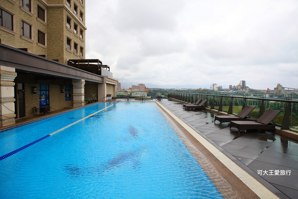 花蓮福容大飯店│海景房，高空泳池，好玩遊戲室，早餐自助餐不錯吃