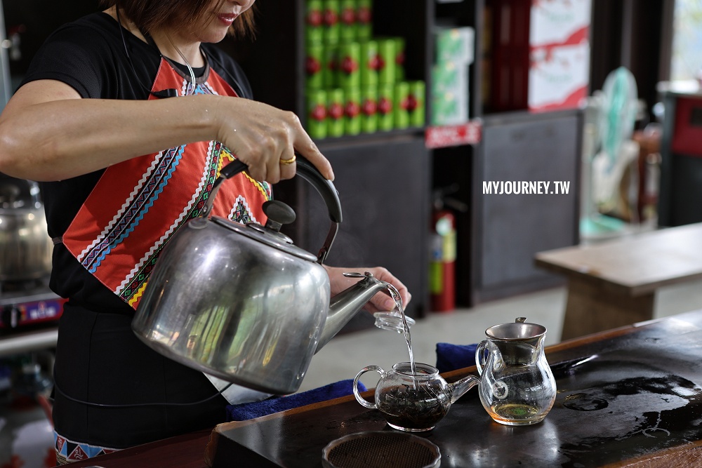 優遊吧斯│茶園美景、歌舞表演、門票抵換咖啡，阿里山必玩景點