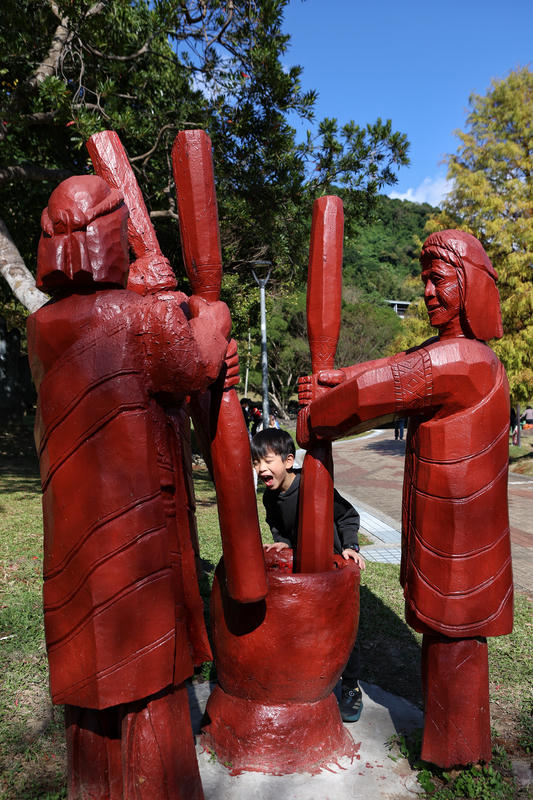 士林落羽松景點│原住民文化主題公園，免門票，故宮旁的天空之鏡