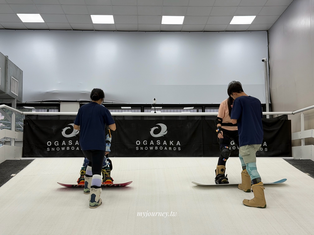 高雄王子室內滑雪學校│模擬機、纜車，專業教練解鎖親子滑雪夢想