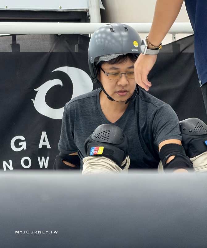 高雄王子室內滑雪學校│模擬機、纜車，專業教練解鎖親子滑雪夢想