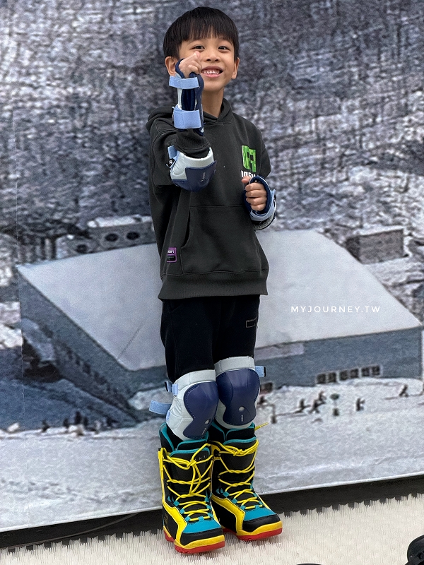 高雄王子室內滑雪學校│模擬機、纜車，專業教練解鎖親子滑雪夢想