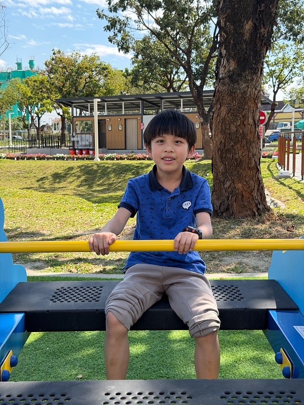 九如巴轆公園│菸塔溜滑梯＋滑軌，急速滑行體驗，屏東最新景點