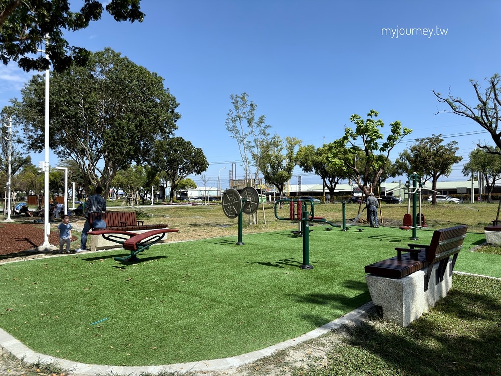 九如巴轆公園│菸塔溜滑梯＋滑軌，急速滑行體驗，屏東最新景點