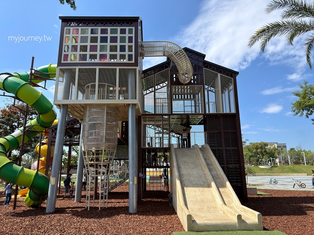 九如巴轆公園│菸塔溜滑梯＋滑軌，急速滑行體驗，屏東最新景點