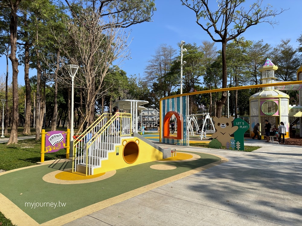 後勁公園│森林熊城堡，9大遊戲區+30項設施，高雄最新親子景點
