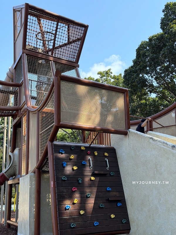 高雄都會公園│時間之鳥遊戲場+野餐大草皮,最適合幼兒的森林公園 - 第3張圖 高雄都會公園│時間之鳥遊戲場+野餐大草皮,最適合幼兒的森林公園