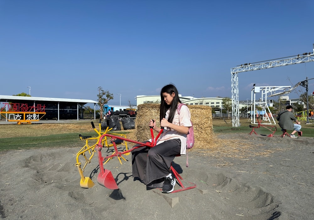 【潮州鐵道園區】坑爹飛車親子必玩+看火車+餵羊餵豬，戶外室內都能玩