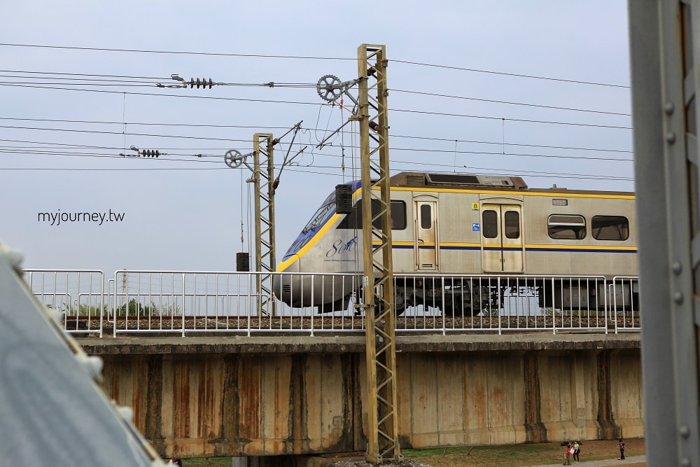 高雄高屏溪舊鐵橋│百年舊鐵橋天空步道,近距離看火車快飛 - 第13張圖 高雄高屏溪舊鐵橋│百年舊鐵橋天空步道,近距離看火車快飛