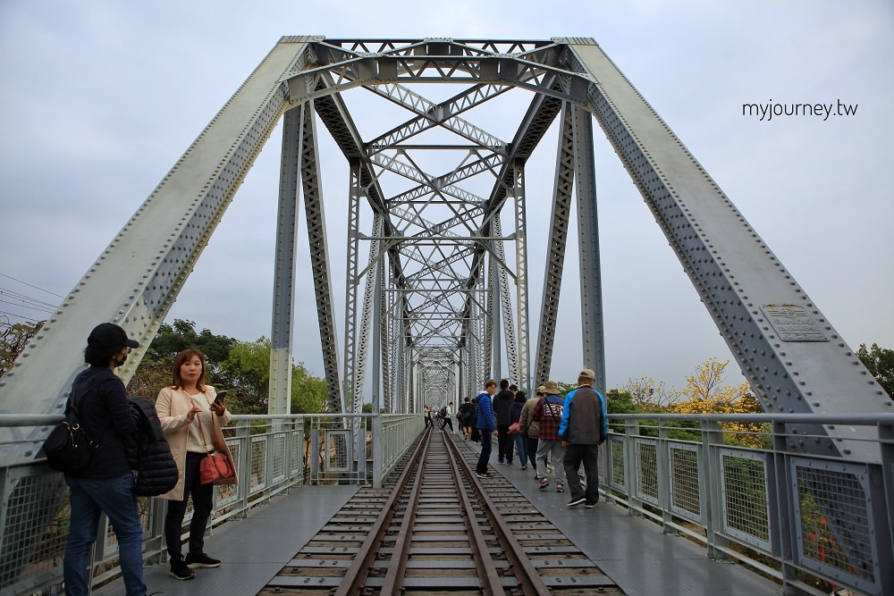 高雄高屏溪舊鐵橋│百年舊鐵橋天空步道,近距離看火車快飛 - 第5張圖 高雄高屏溪舊鐵橋│百年舊鐵橋天空步道,近距離看火車快飛