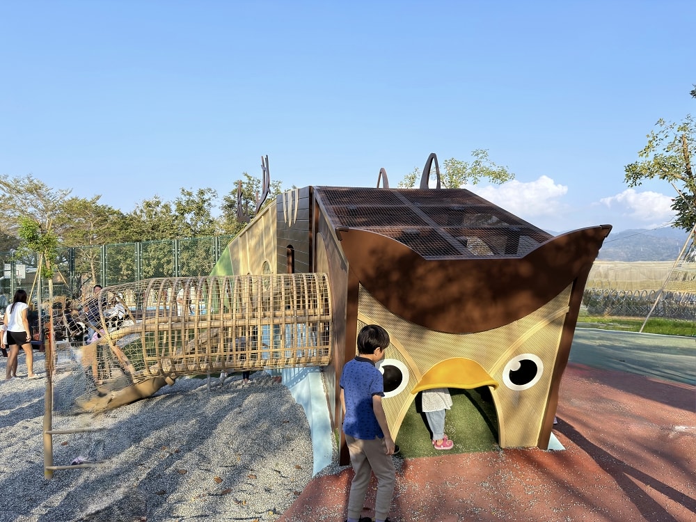 新埤貓頭鷹公園│8公尺貓頭鷹遊戲塔，動物列車，屏東最新景點