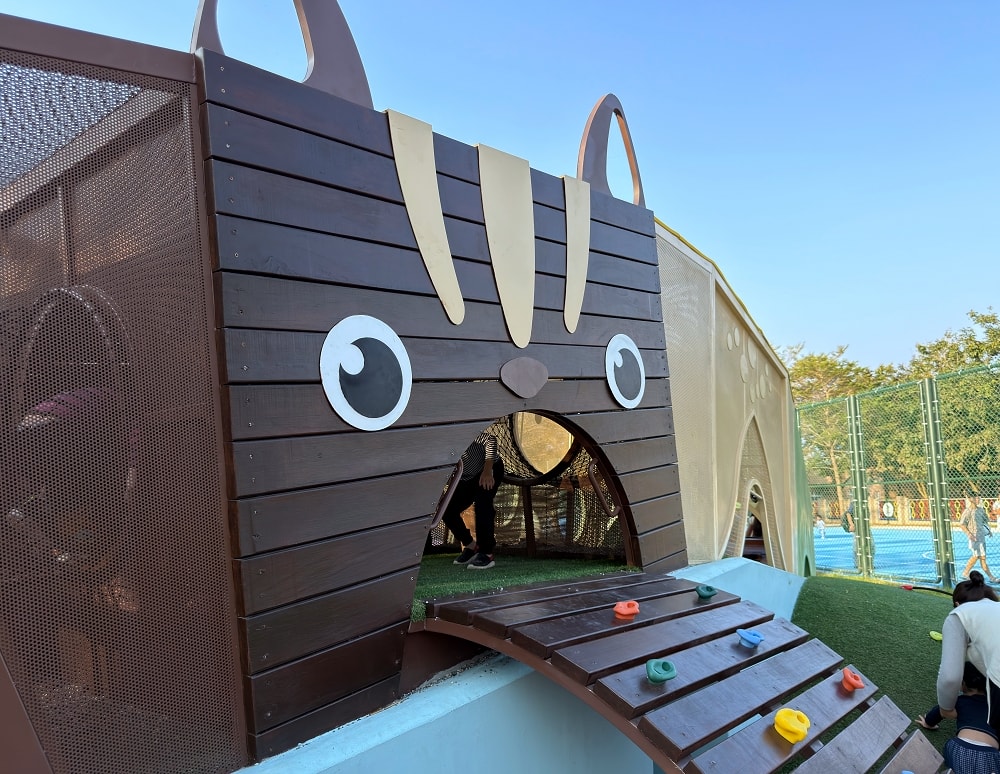 新埤貓頭鷹公園│8公尺貓頭鷹遊戲塔，動物列車，屏東最新景點