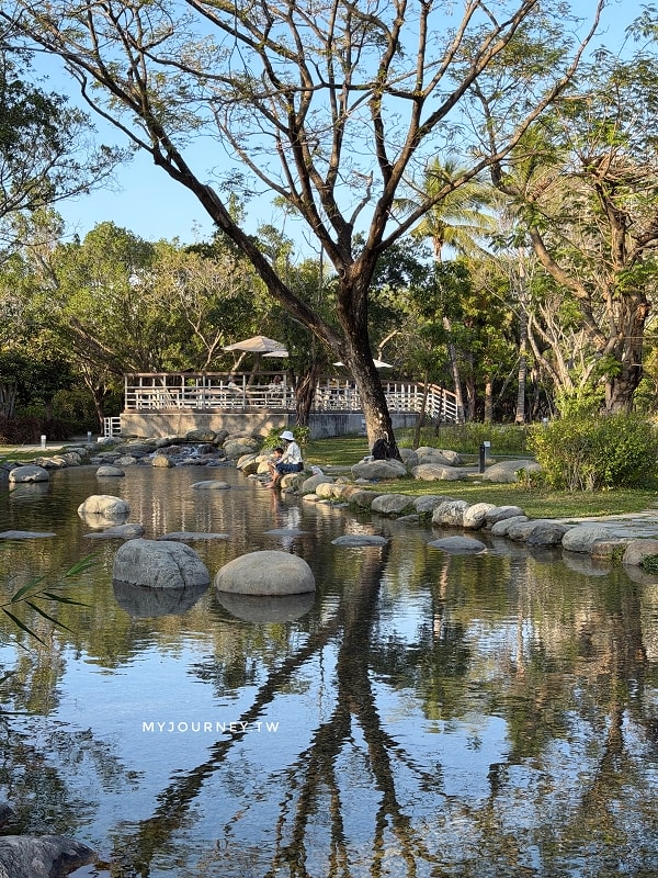 內惟森林親水河道│內惟迷霧森林，高雄美術館夢幻玩水景點