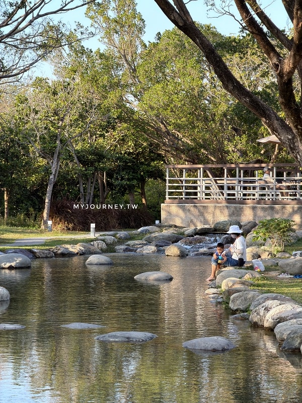 內惟森林親水河道│內惟迷霧森林，高雄美術館夢幻玩水景點