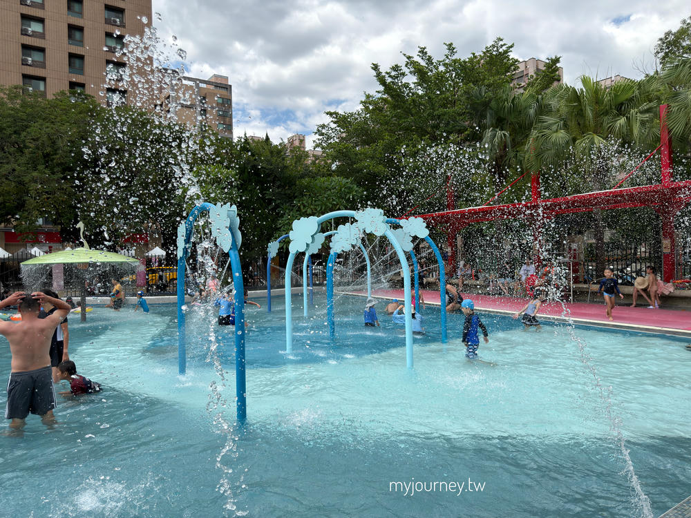 【自來水園區水鄉庭園】2026玩水時間,80元玩整天,台北親子玩水景點推薦 - 第16張圖 【自來水園區水鄉庭園】2026玩水時間,80元玩整天,台北親子玩水景點推薦