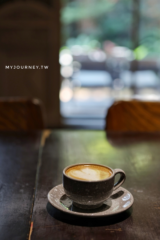 【AKA cafe】大稻埕咖啡廳，迪化街百年老宅，內建攝影棚的台北秘境咖啡廳
