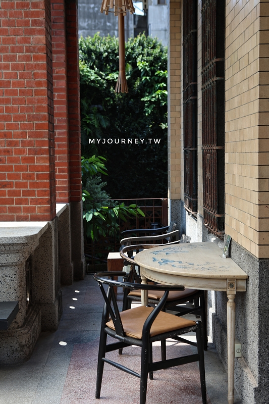 【AKA cafe】大稻埕咖啡廳，迪化街百年老宅，內建攝影棚的台北秘境咖啡廳